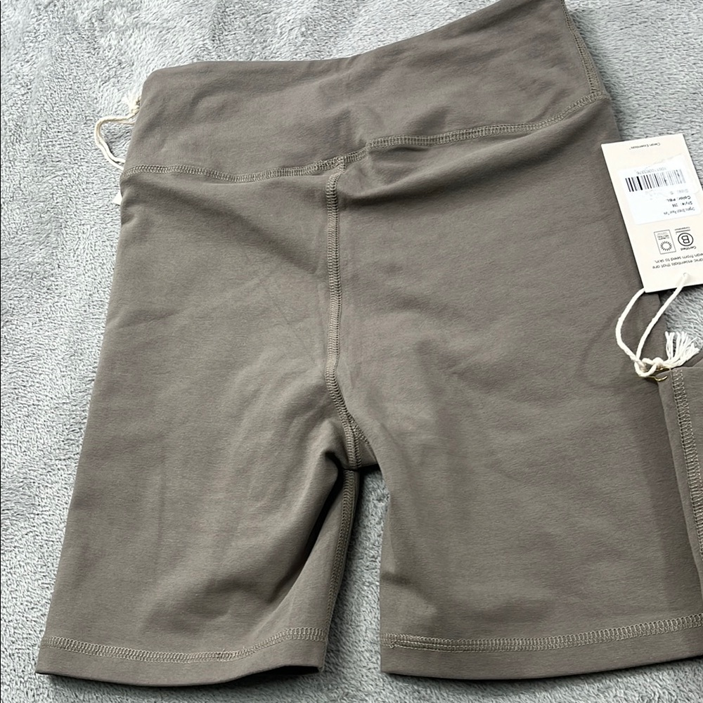 MATE the Label Women's Bike Shorts and Sports Bra Set in Taupe- read! - Picture 16 of 16